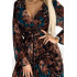 519-2 Plisowana szyfonowa długa sukienka z dekoltem, długim rękawkiem i paskiem - brązowo-niebieskie KWIATY